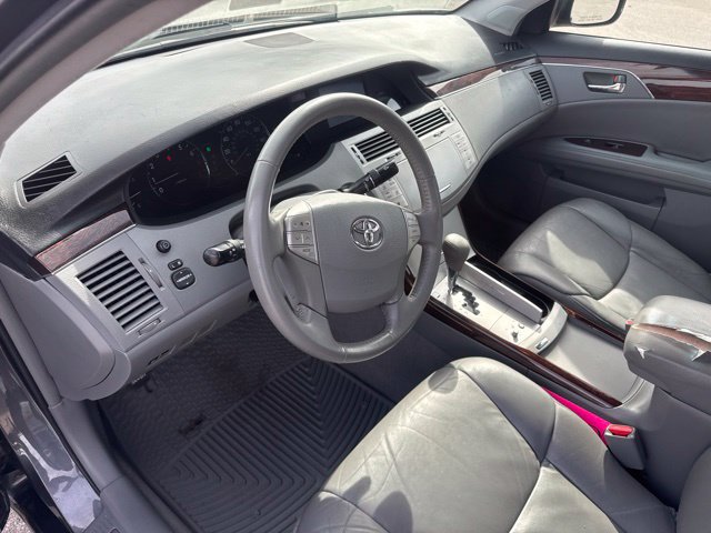 Used 2010 Toyota Avalon XLS FWD image 22