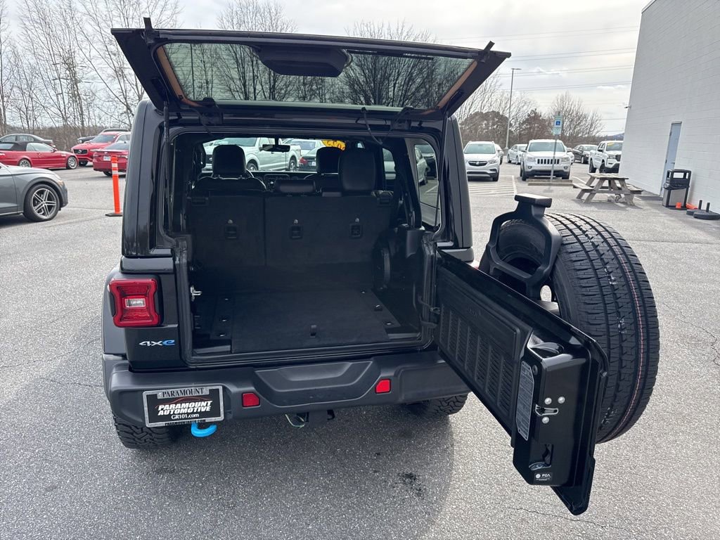 Used 2023 Jeep Wrangler Unlimited Sahara w/ Cold Weather Group image 12