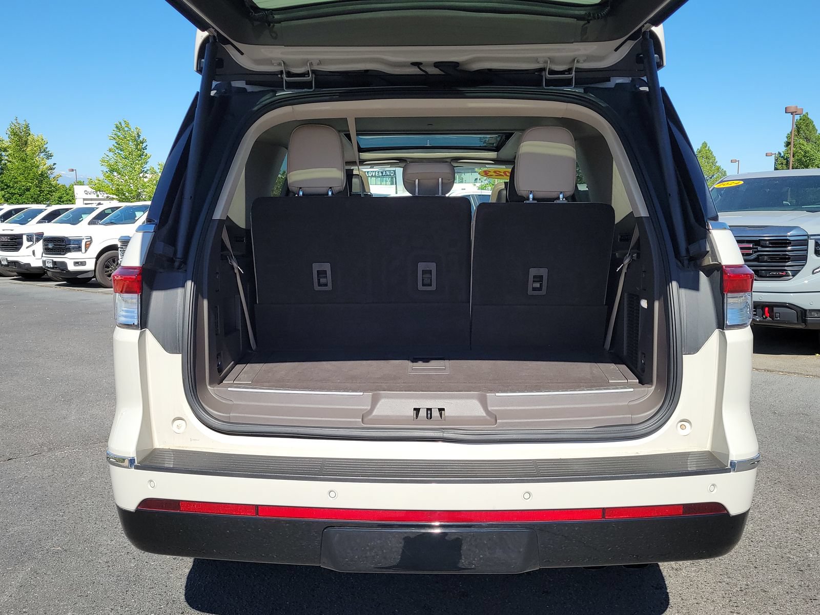 Used 2023 Lincoln Navigator Reserve AWD/4WD image 14