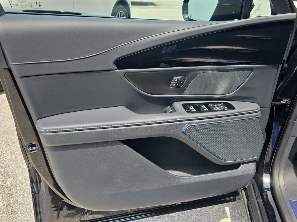 New 2026 Lincoln Nautilus Premier AWD/4WD image 13
