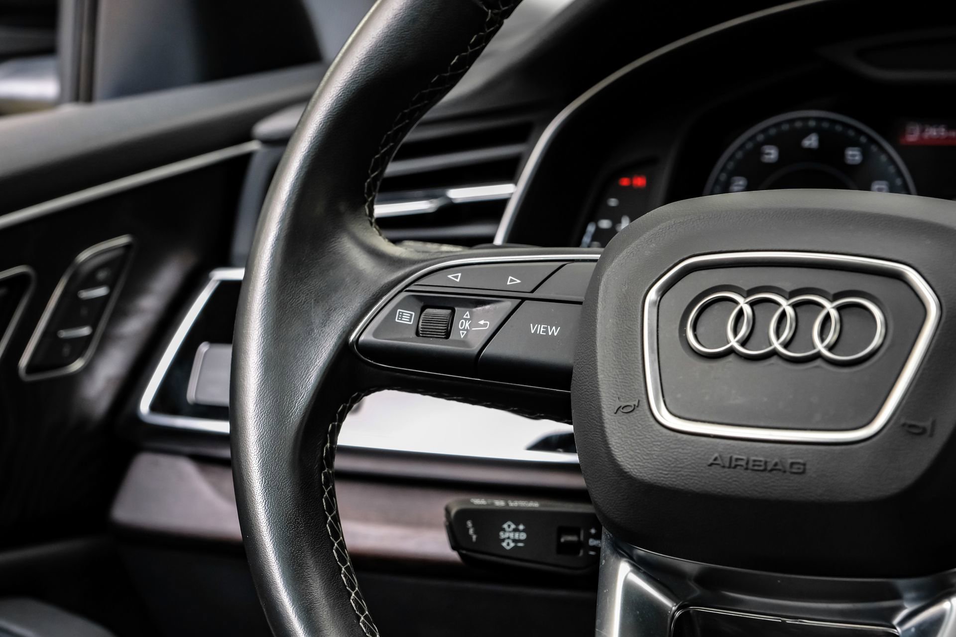 Used 2023 Audi Q8 Premium Plus w/ Premium Plus Package image 21