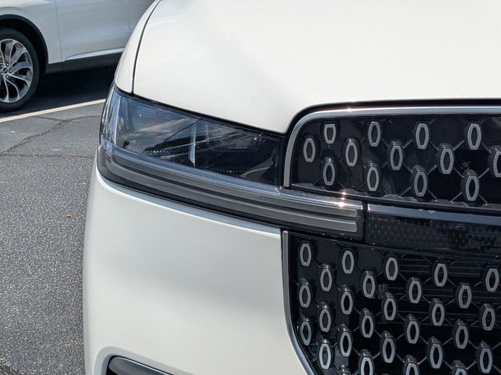 New 2026 Lincoln Navigator L Reserve AWD/4WD image 10