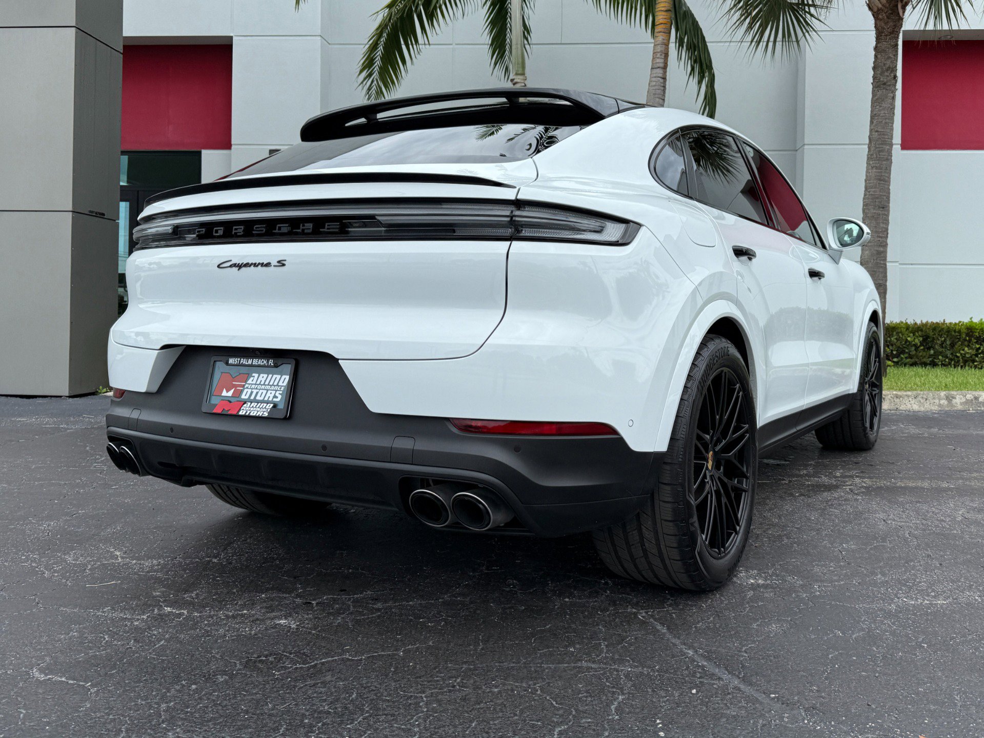 Used 2024 Porsche Cayenne S image 9