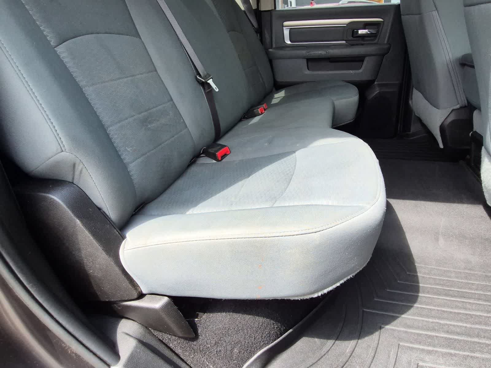 Used 2019 RAM 1500 Classic SLT AWD/4WD image 18
