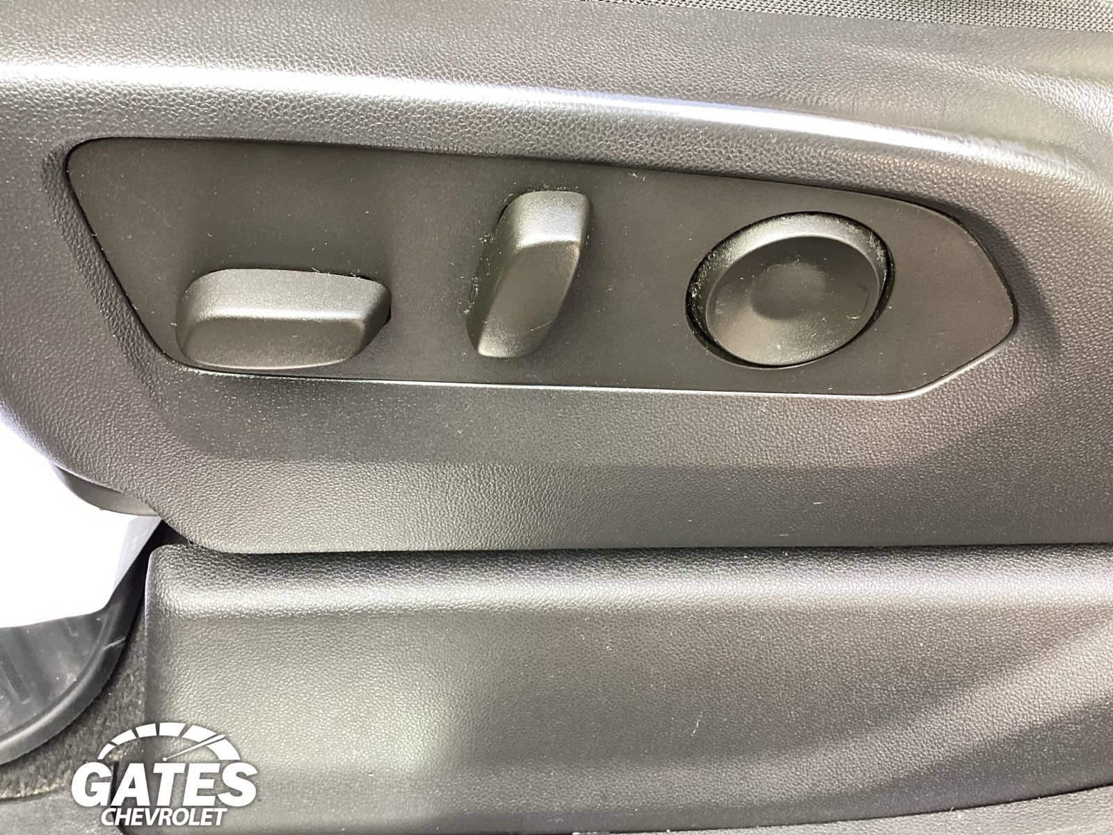 Used 2023 Chevrolet Silverado 1500 LT AWD/4WD image 14