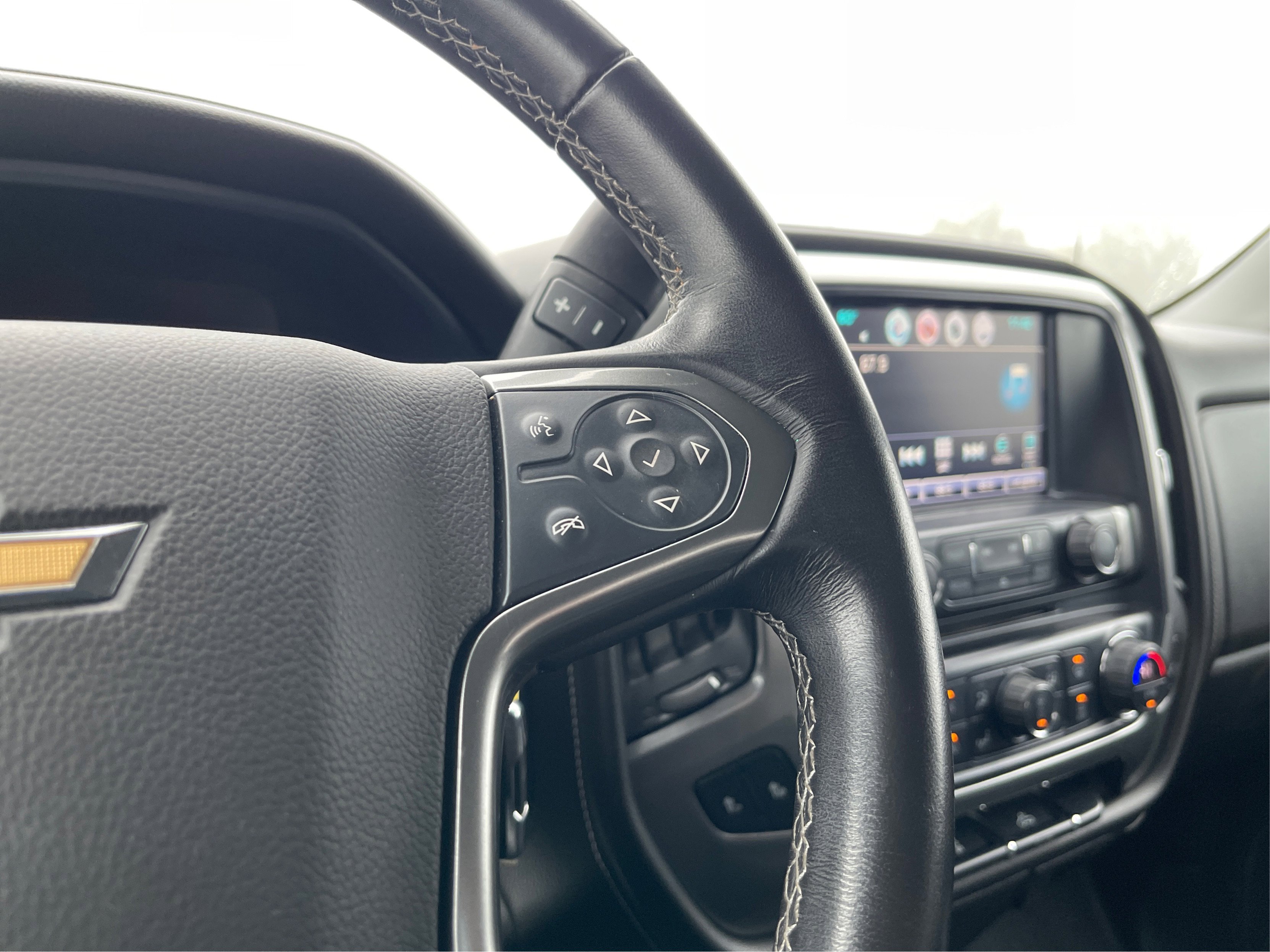 Used 2017 Chevrolet Silverado 1500 LTZ image 32