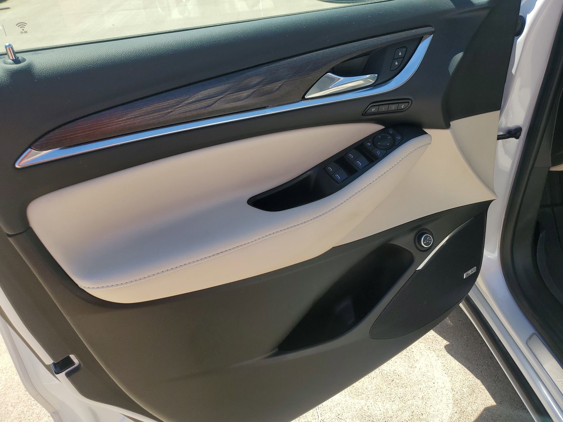 Used 2023 Buick Enclave Avenir w/ Avenir Technology Package FWD image 30