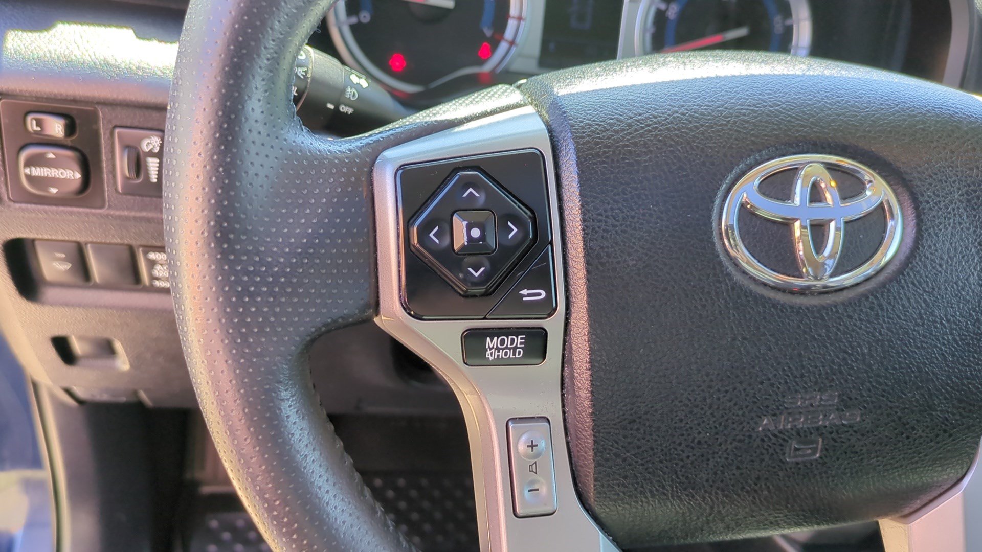 Used 2017 Toyota 4Runner SR5 Premium AWD/4WD image 17