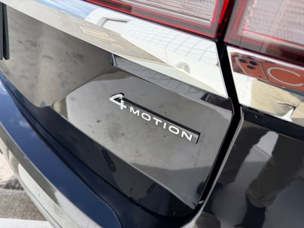 Used 2024 Volkswagen Atlas SE AWD/4WD image 12