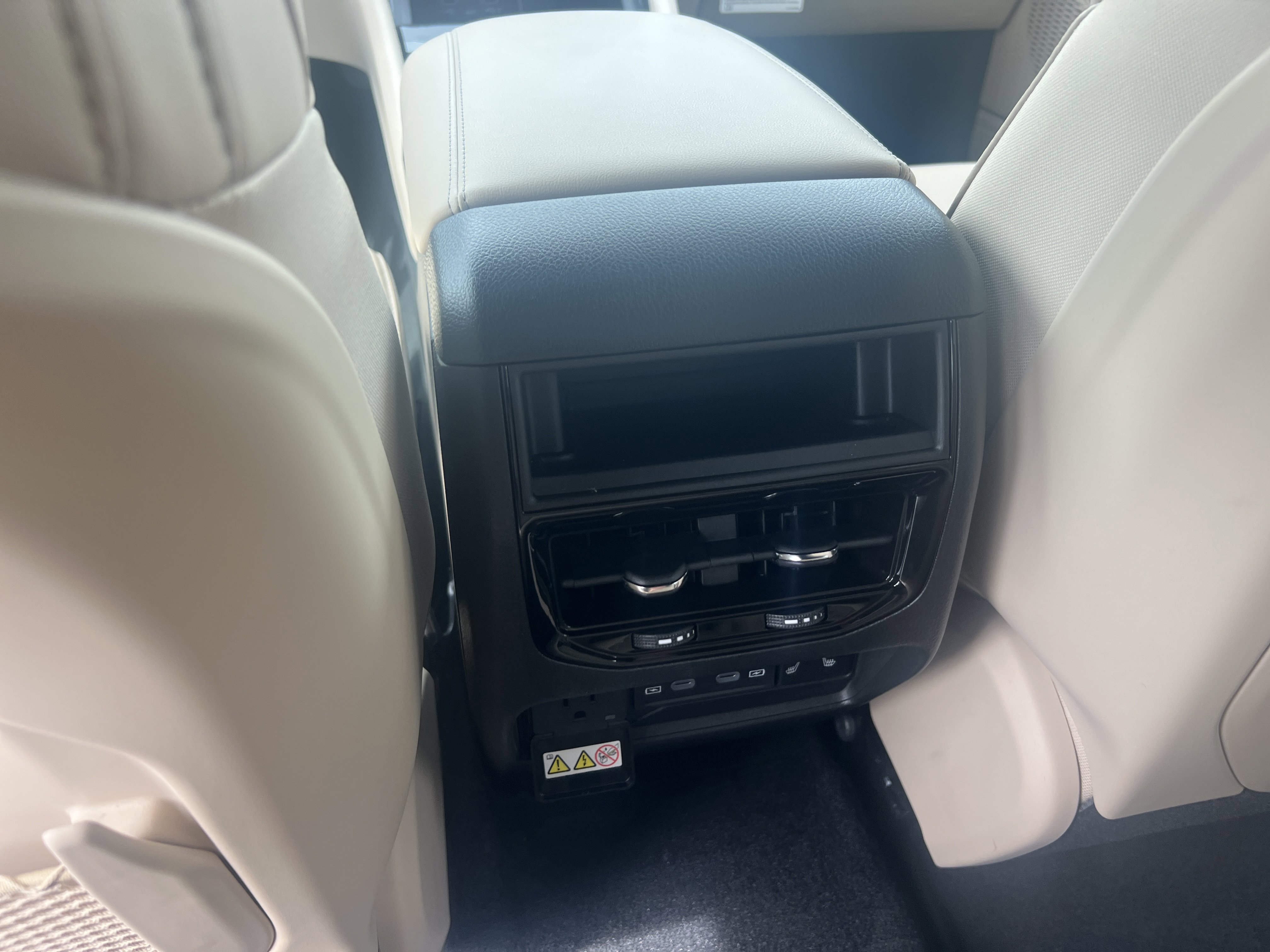 New 2026 Jeep Grand Cherokee Limited image 14