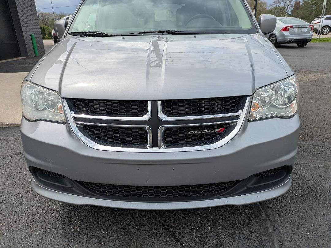 Used 2015 Dodge Grand Caravan SXT w/ UConnect Hands-Free Group image 7