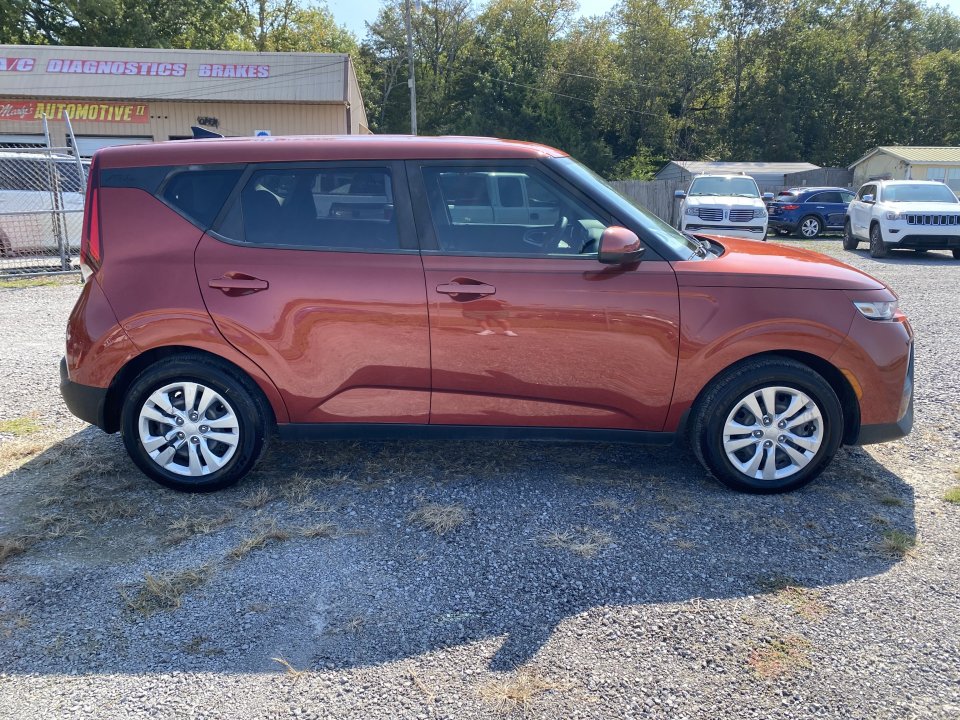 Used 2021 Kia Soul LX image 4