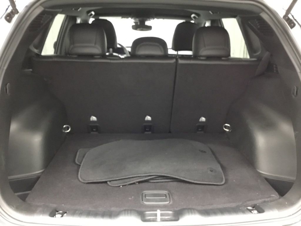 Used 2024 Jeep Compass Latitude w/ Altitude Special Edition image 15