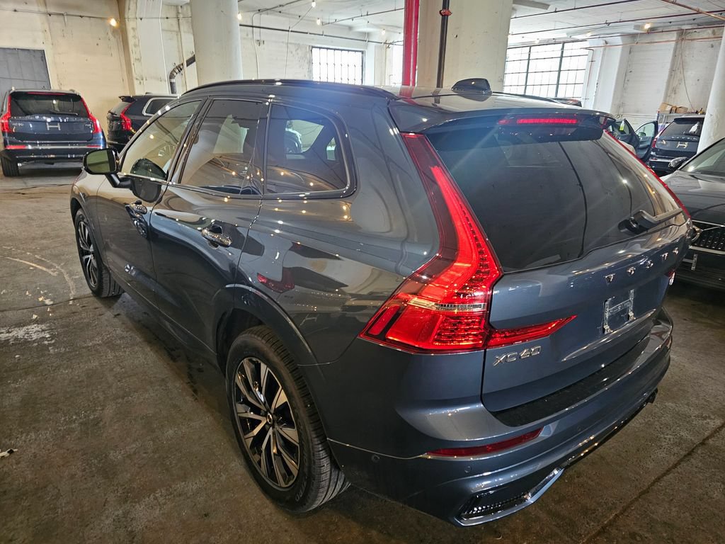 Certified 2024 Volvo XC60 B5 Plus w/ Climate Package AWD/4WD image 2