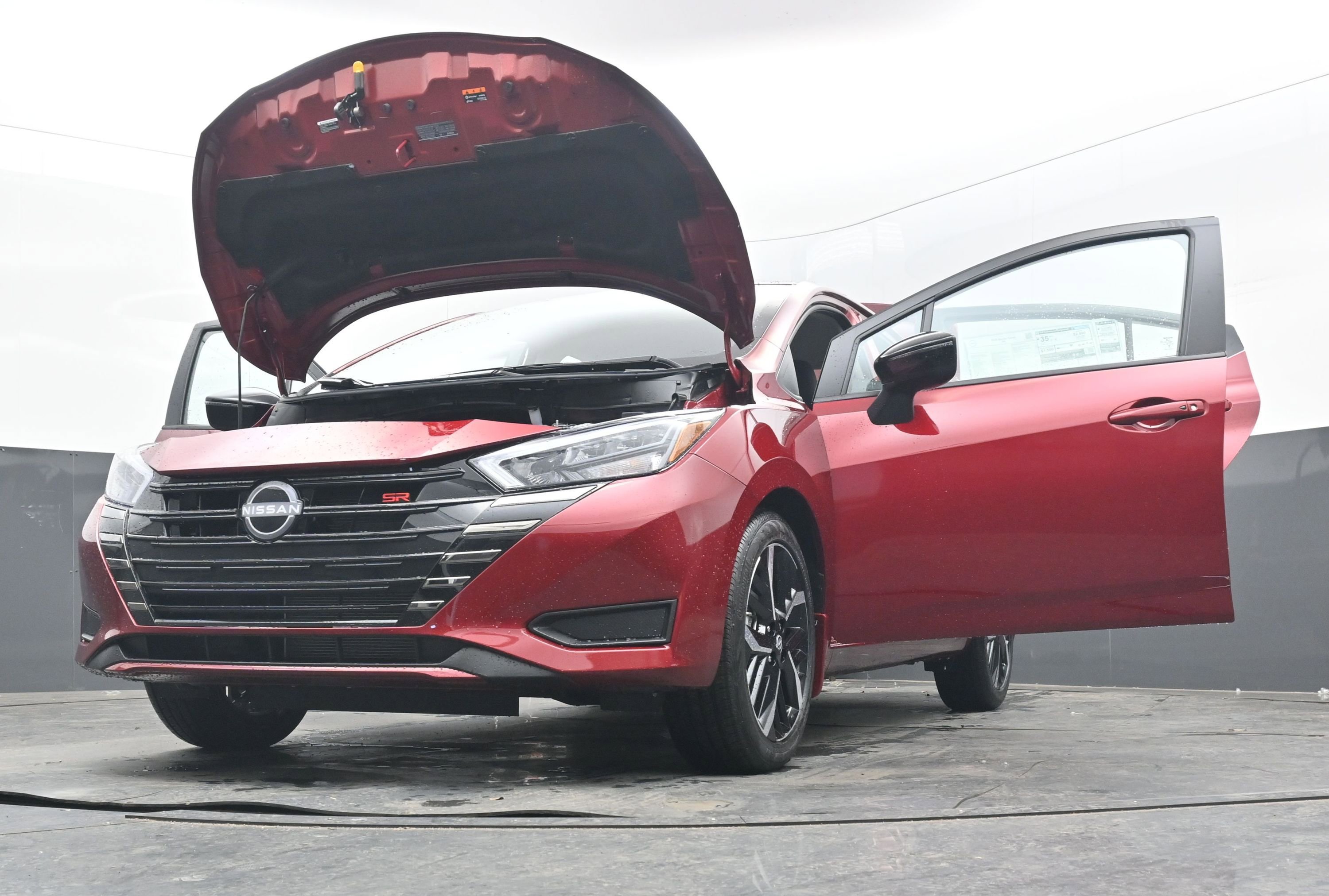 New 2025 Nissan Versa SR image 40