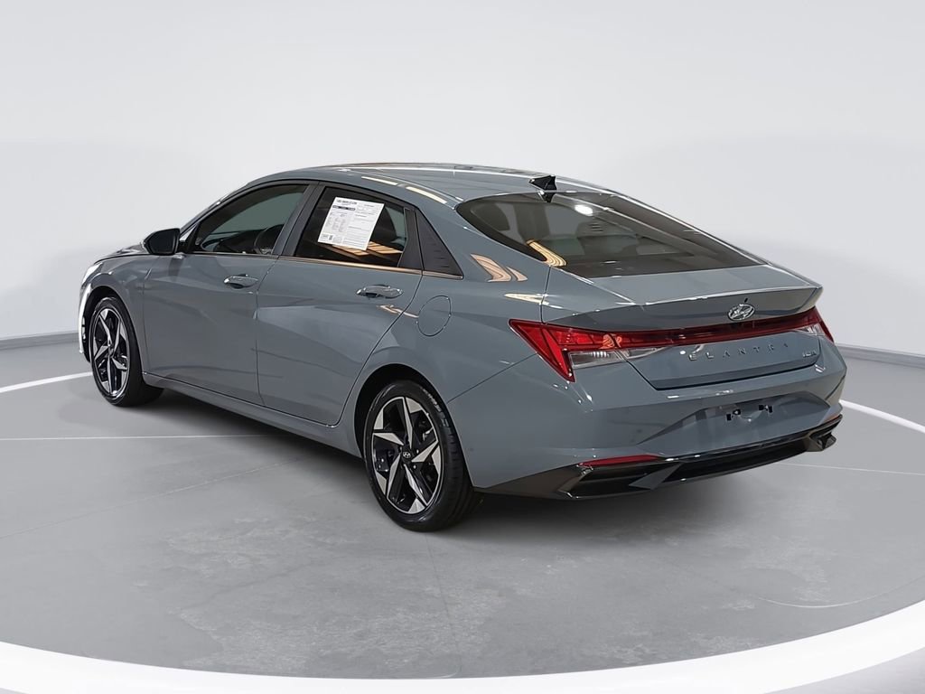 Used 2023 Hyundai Elantra Limited w/ Cargo Package image 7