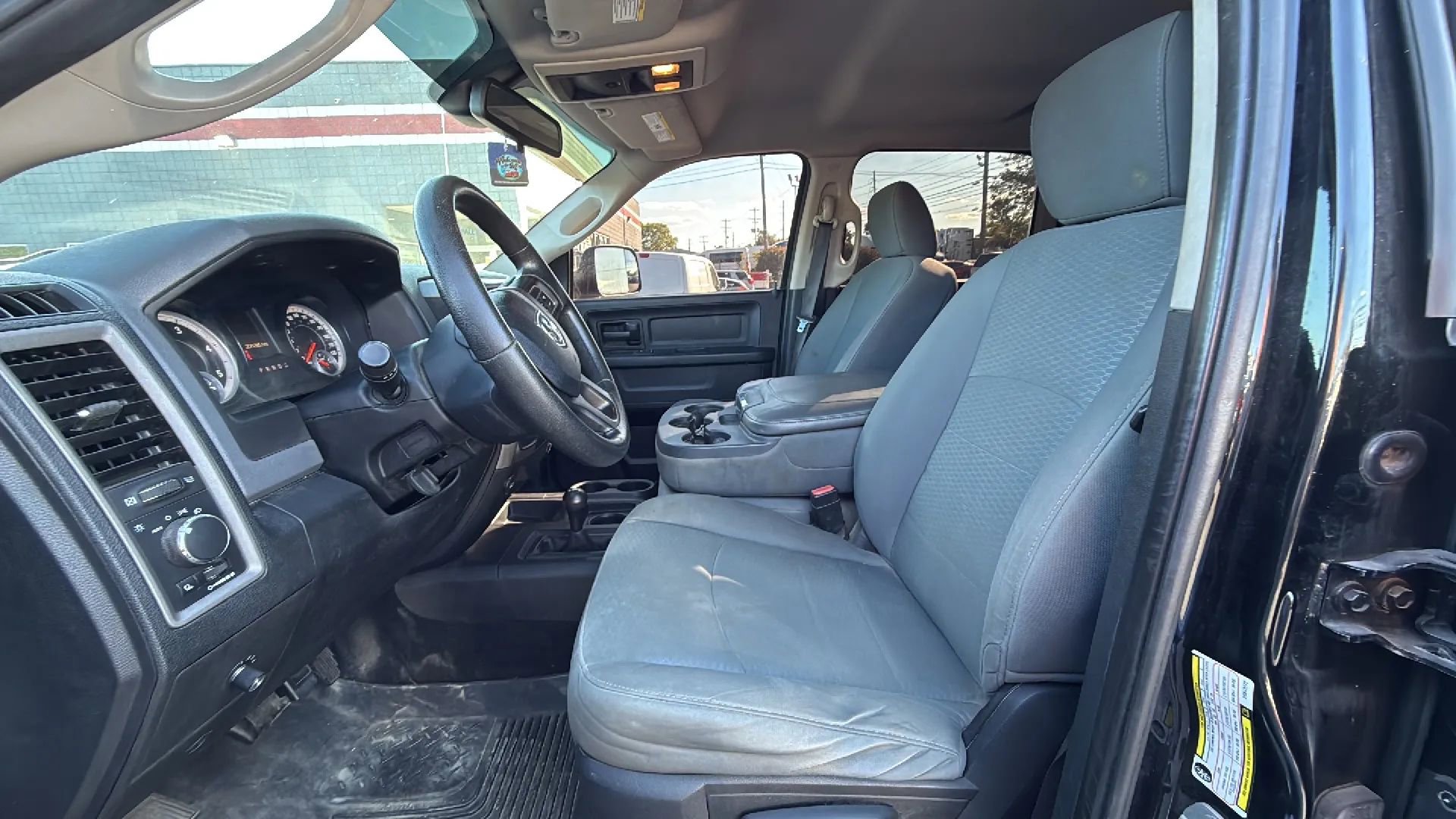 Used 2015 RAM 2500 Tradesman w/ Chrome Appearance Group image 13