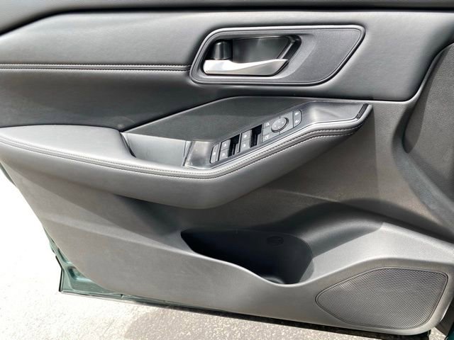 New 2026 Nissan Rogue Dark Armor AWD/4WD image 13