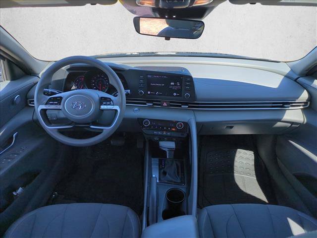 Used 2023 Hyundai Elantra SEL image 15
