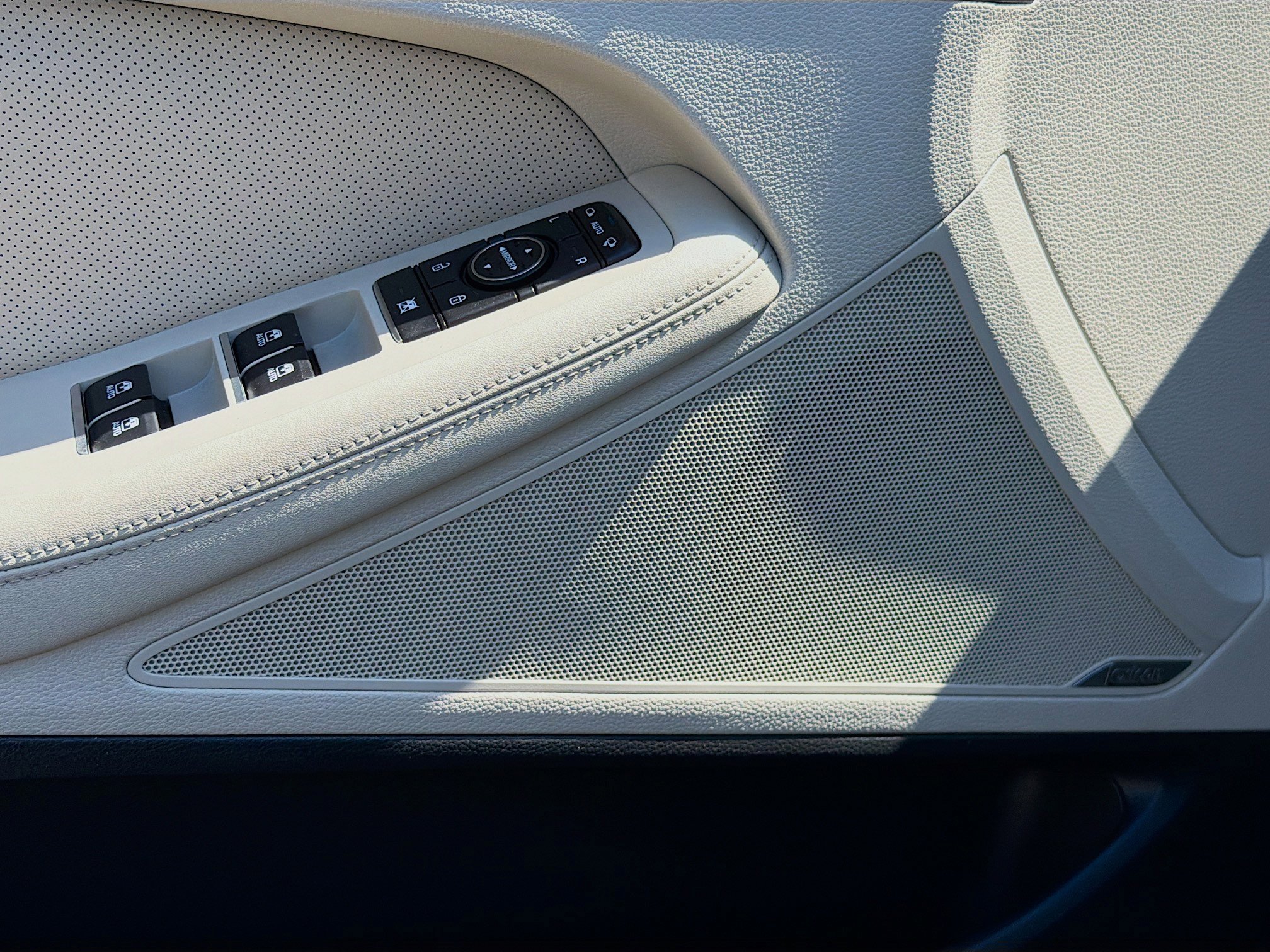 Used 2017 Genesis G80 5.0 Ultimate image 24