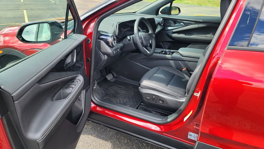 New 2025 Chevrolet Blazer EV LT image 18