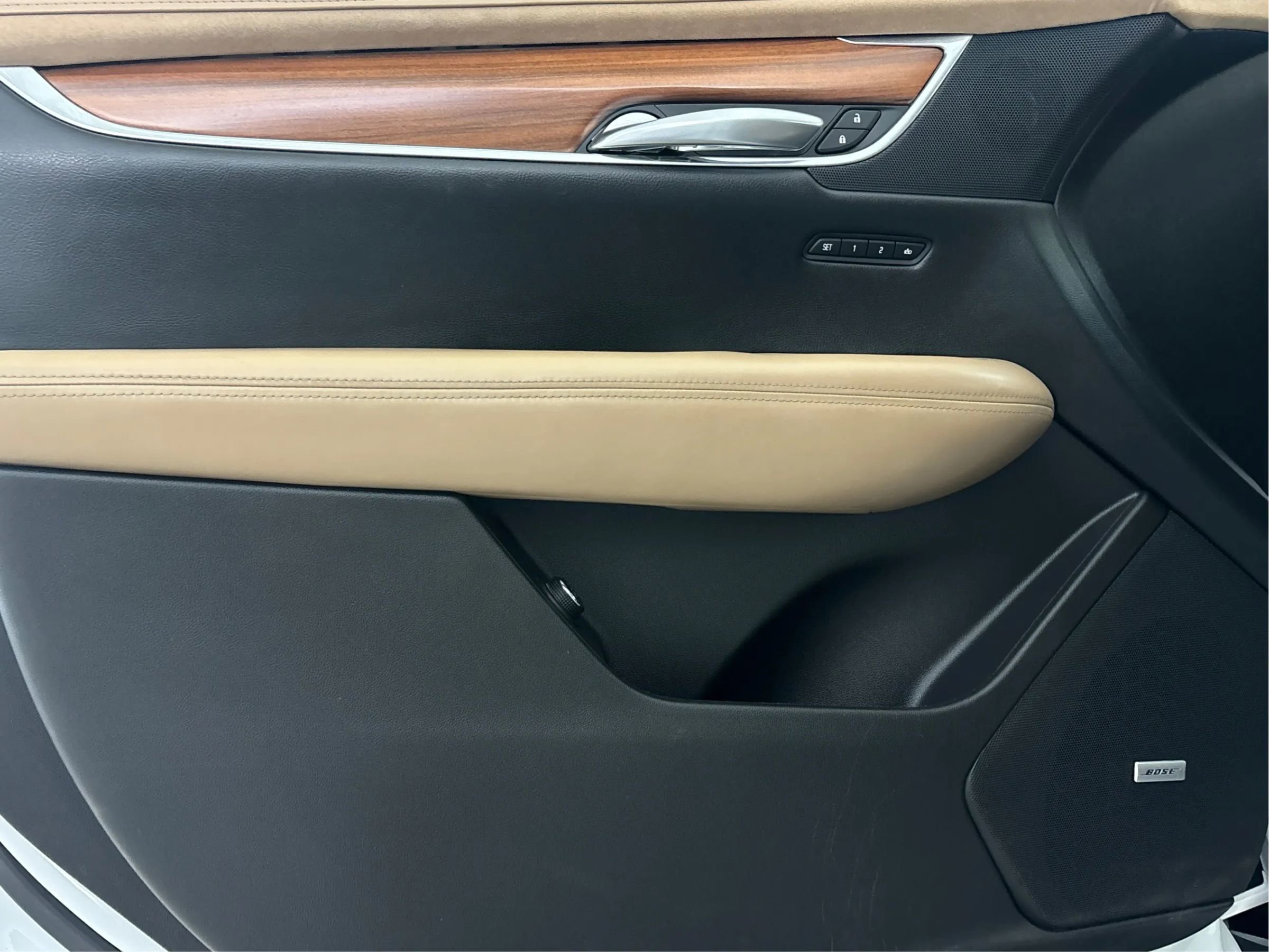 Used 2018 Cadillac XT5 Platinum w/ Driver Assist Package image 26