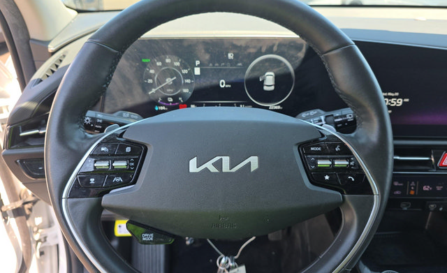Used 2023 Kia Niro Wind w/ Wind Preserve Package FWD image 7