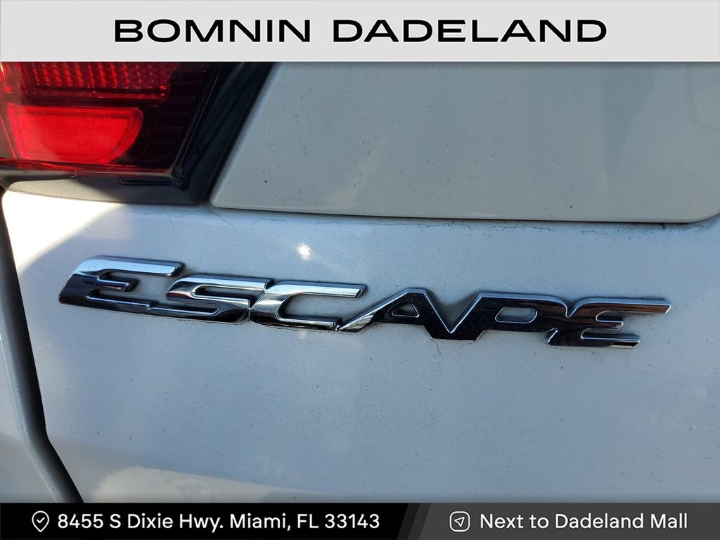 Used 2019 Ford Escape SE image 12