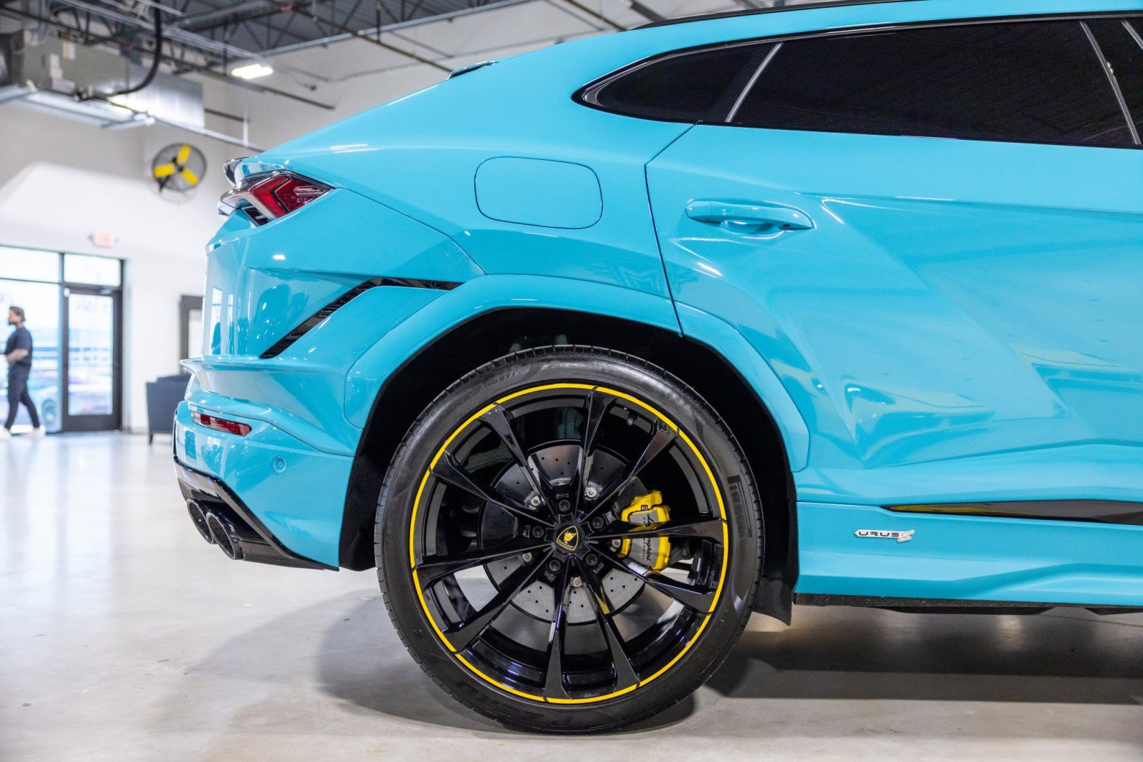 Used 2024 Lamborghini Urus S AWD/4WD image 23