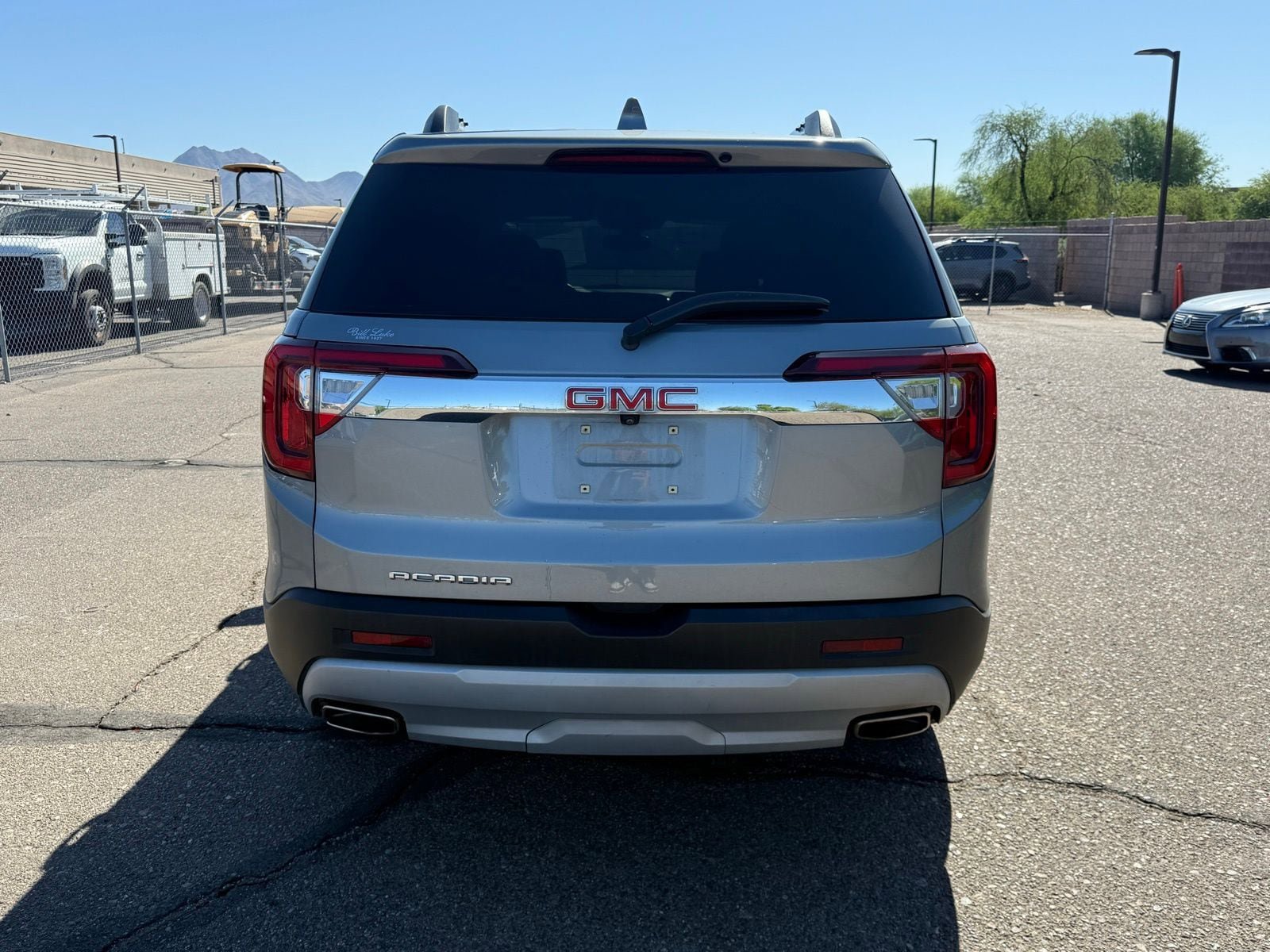 Used 2023 GMC Acadia SLT image 6