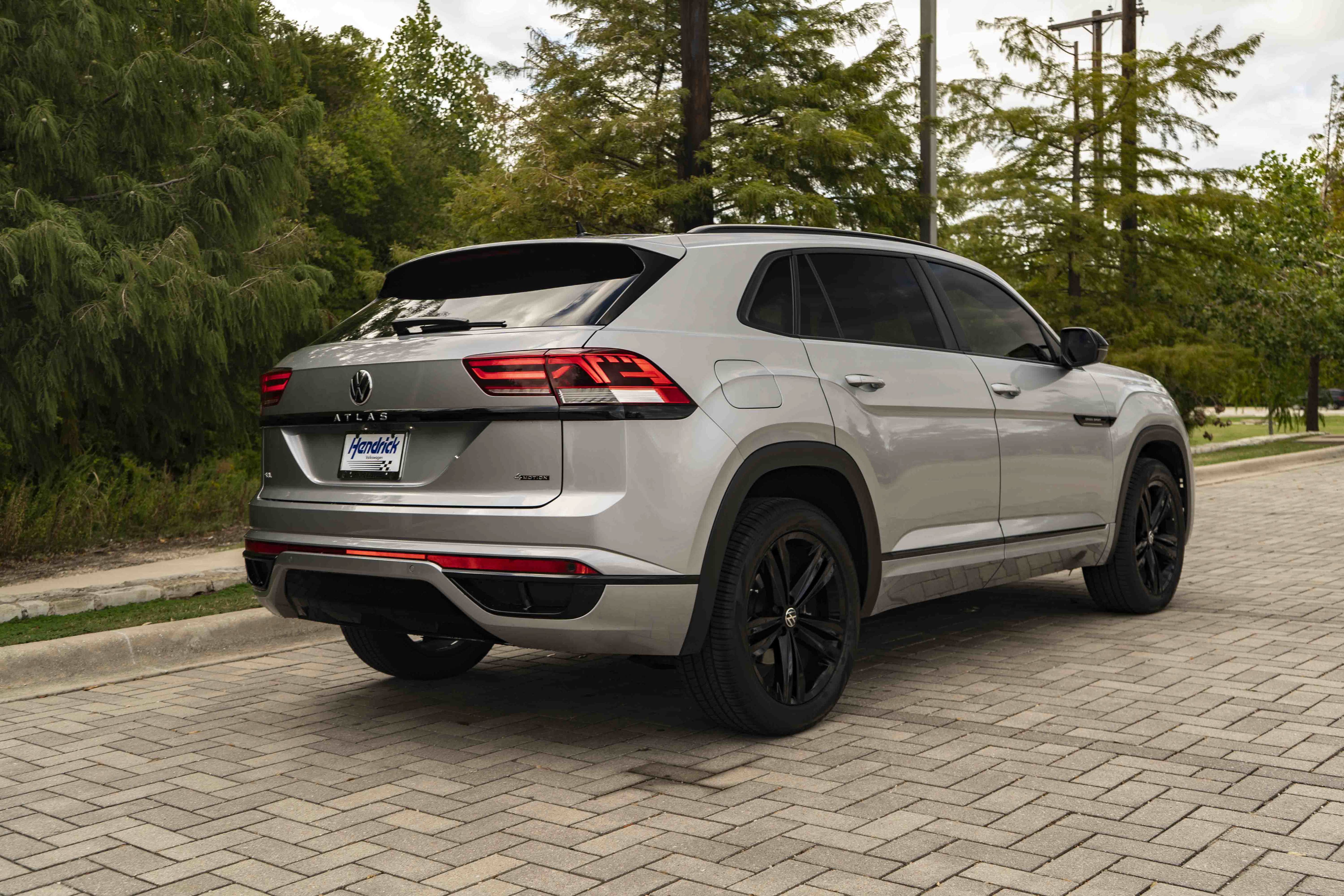 Certified 2023 Volkswagen Atlas Cross Sport SEL R-Line AWD/4WD image 8