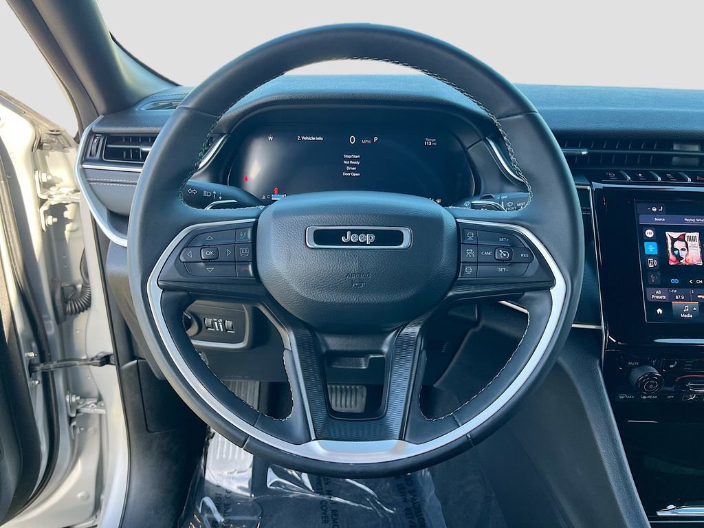 Certified 2023 Jeep Grand Cherokee Altitude AWD/4WD image 11