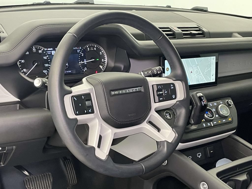 Used 2023 Land Rover Defender 110 X-Dynamic SE AWD/4WD image 4