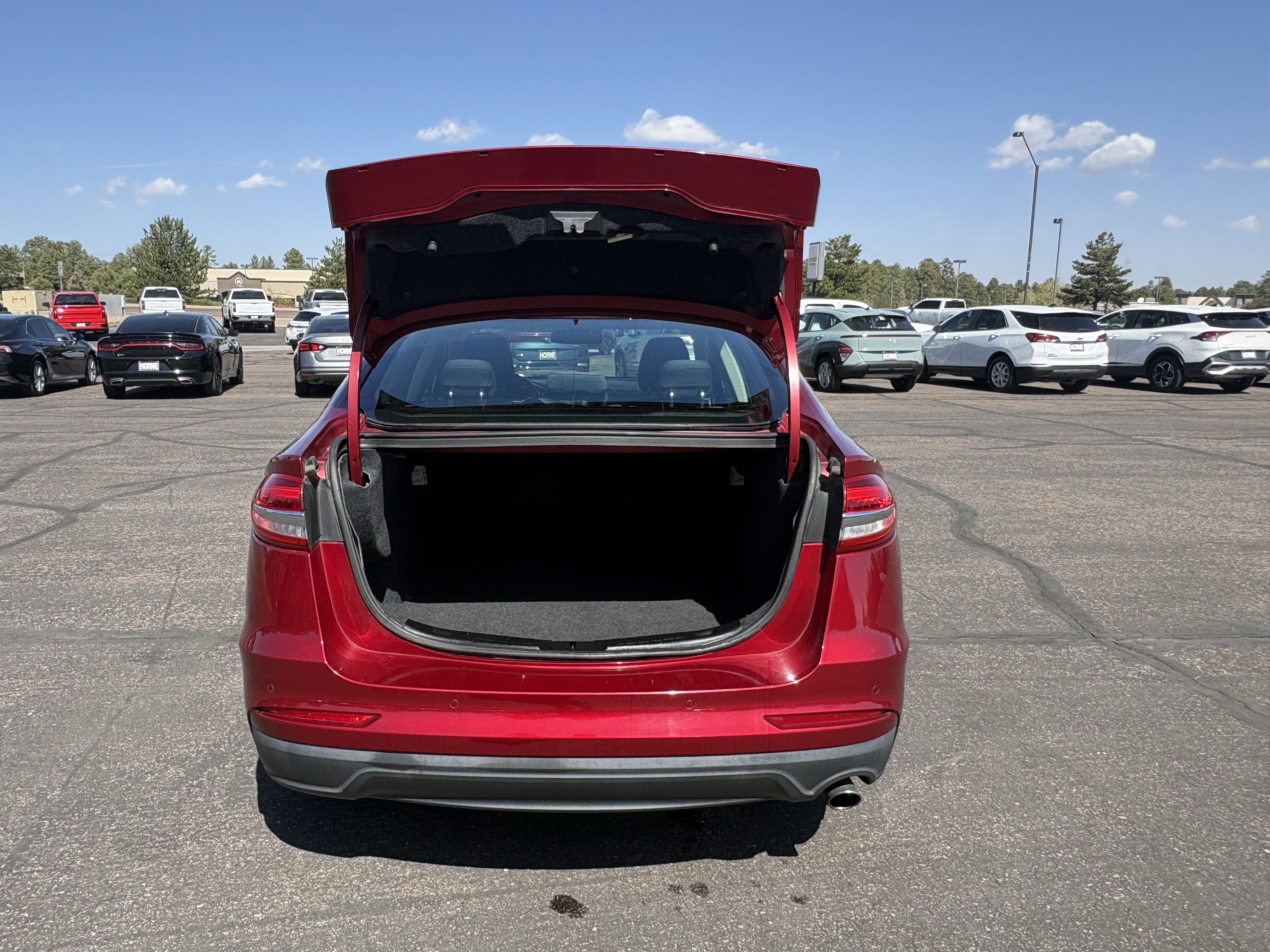 Used 2019 Ford Fusion SE image 10