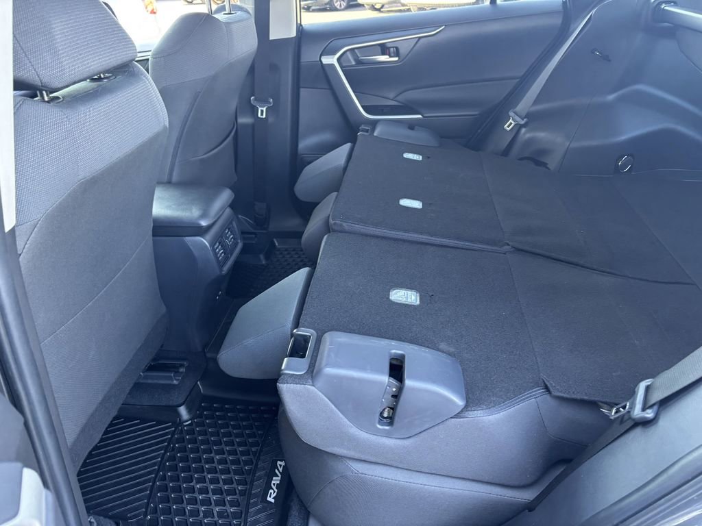 Used 2025 Toyota RAV4 XLE AWD/4WD image 26