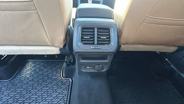 Used 2022 Volkswagen Tiguan SE image 25