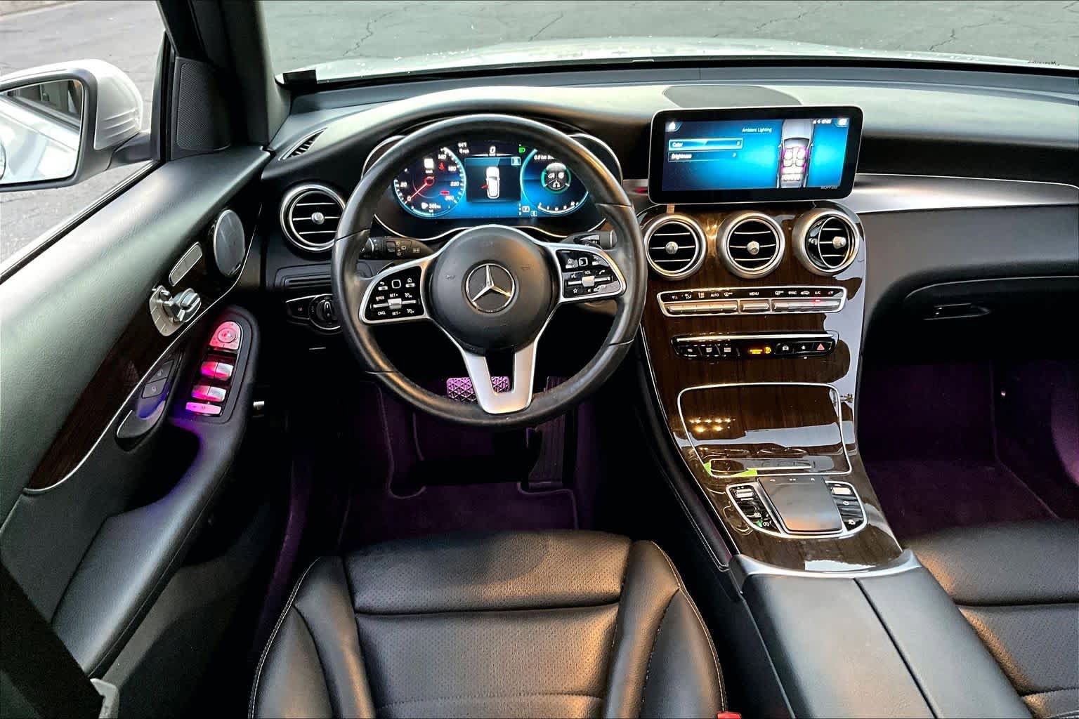 Used 2020 Mercedes-Benz GLC 300 4MATIC image 5