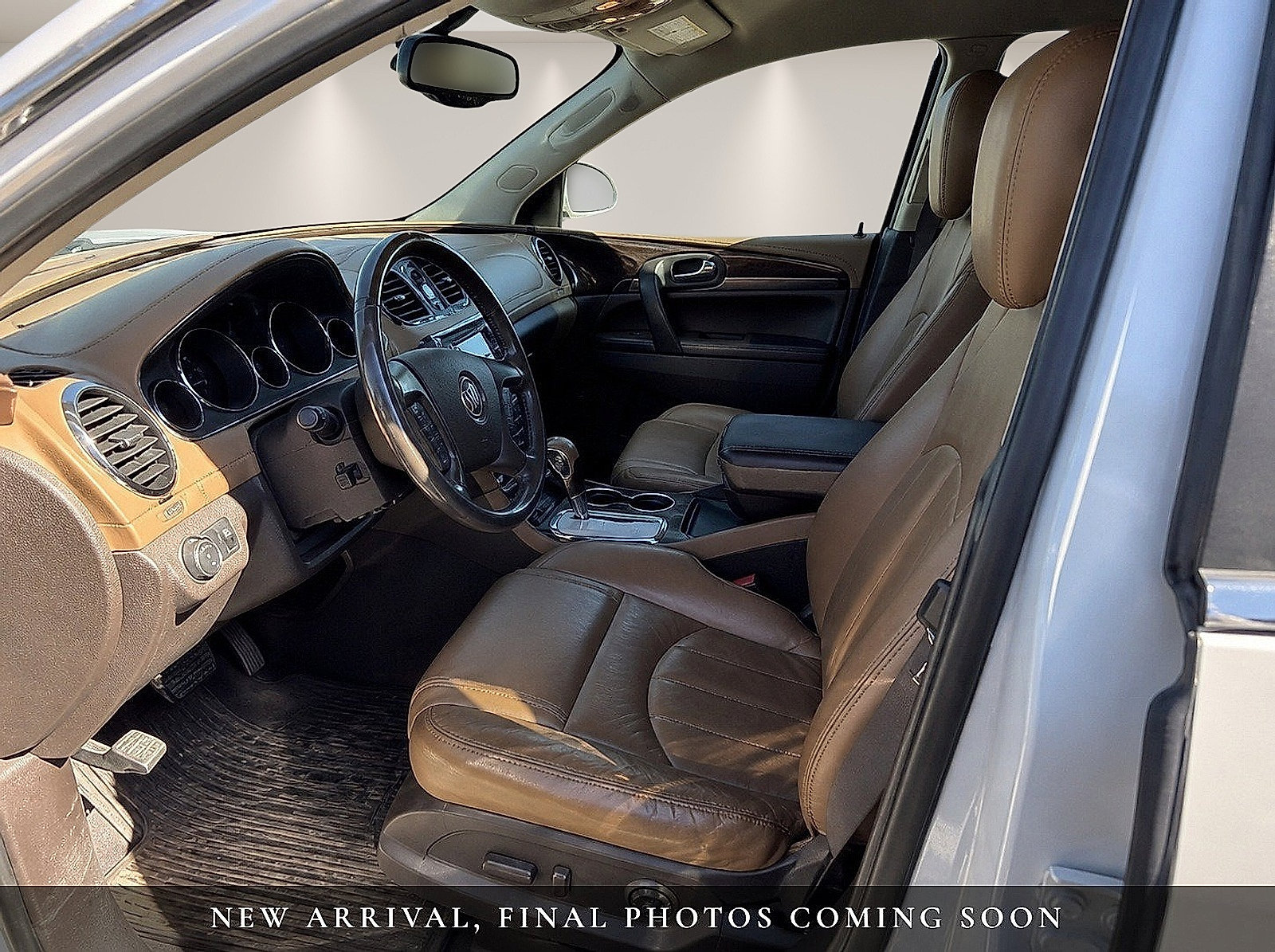 Used 2017 Buick Enclave Premium w/ Enclave Tuscan Edition FWD image 9