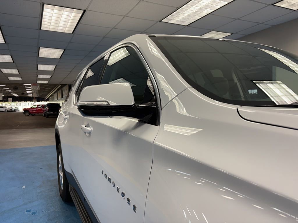 Used 2018 Chevrolet Traverse LT image 4