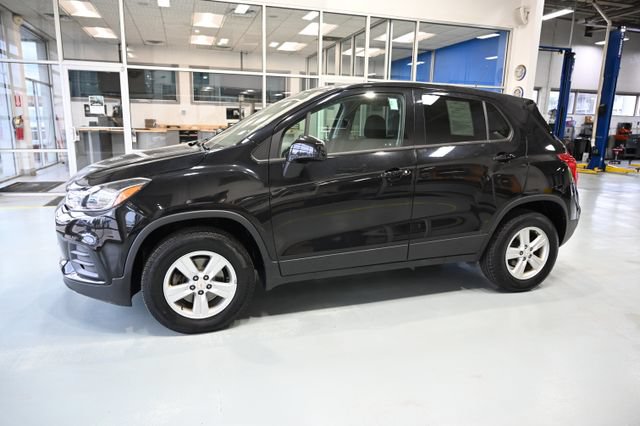 Used 2020 Chevrolet Trax LS w/ Tint and Cruise Package AWD/4WD image 7