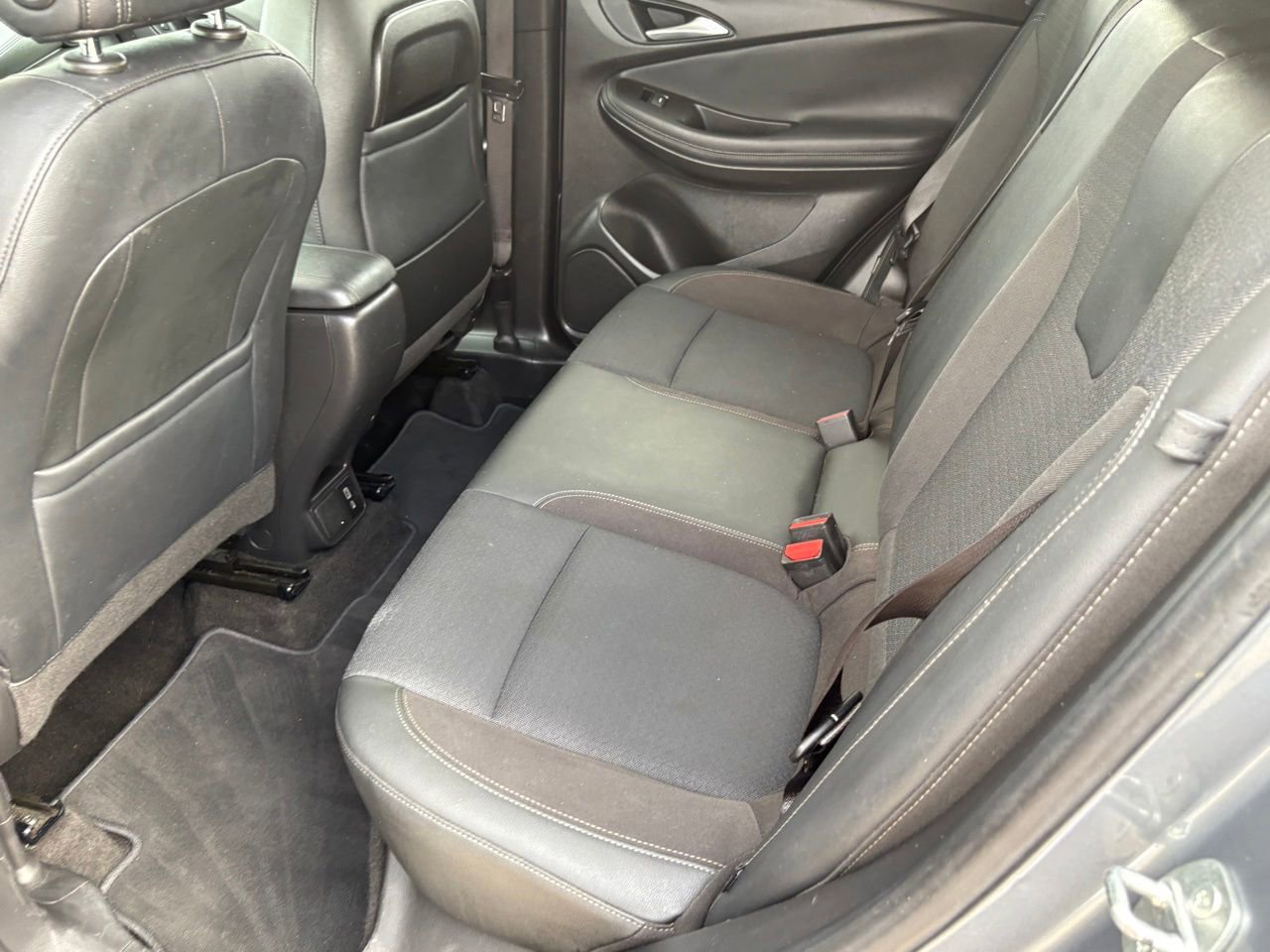 Used 2021 Buick Encore GX Preferred w/ Sport Touring Package FWD image 33