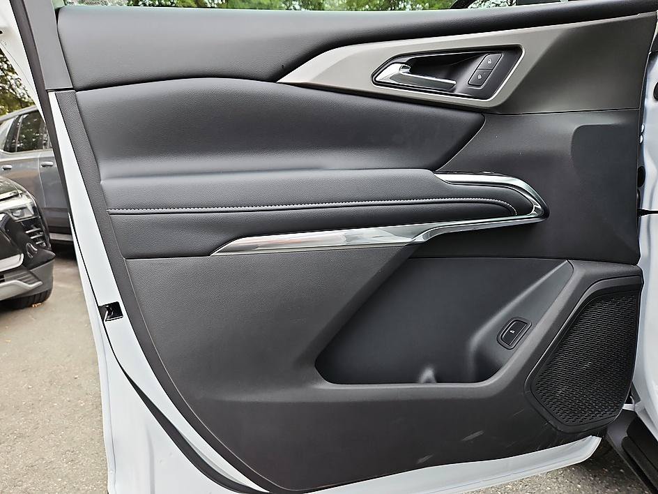 New 2027 Chevrolet Traverse LT AWD/4WD image 14