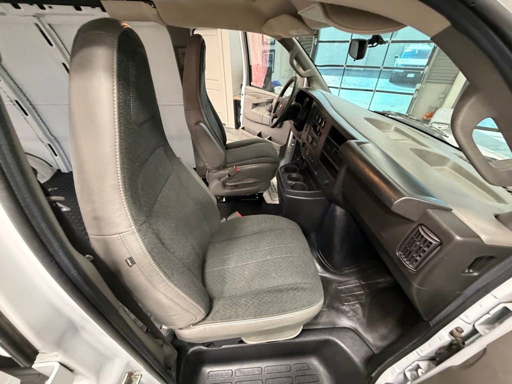 Used 2022 Chevrolet Express 2500 w/ Driver Convenience Package image 29