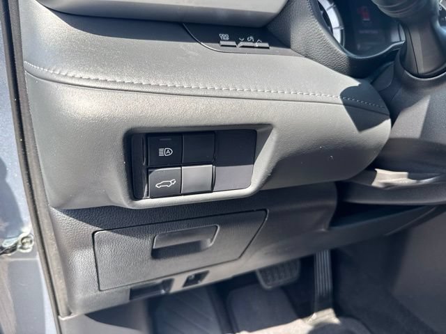 Used 2021 Toyota Highlander LE FWD image 20