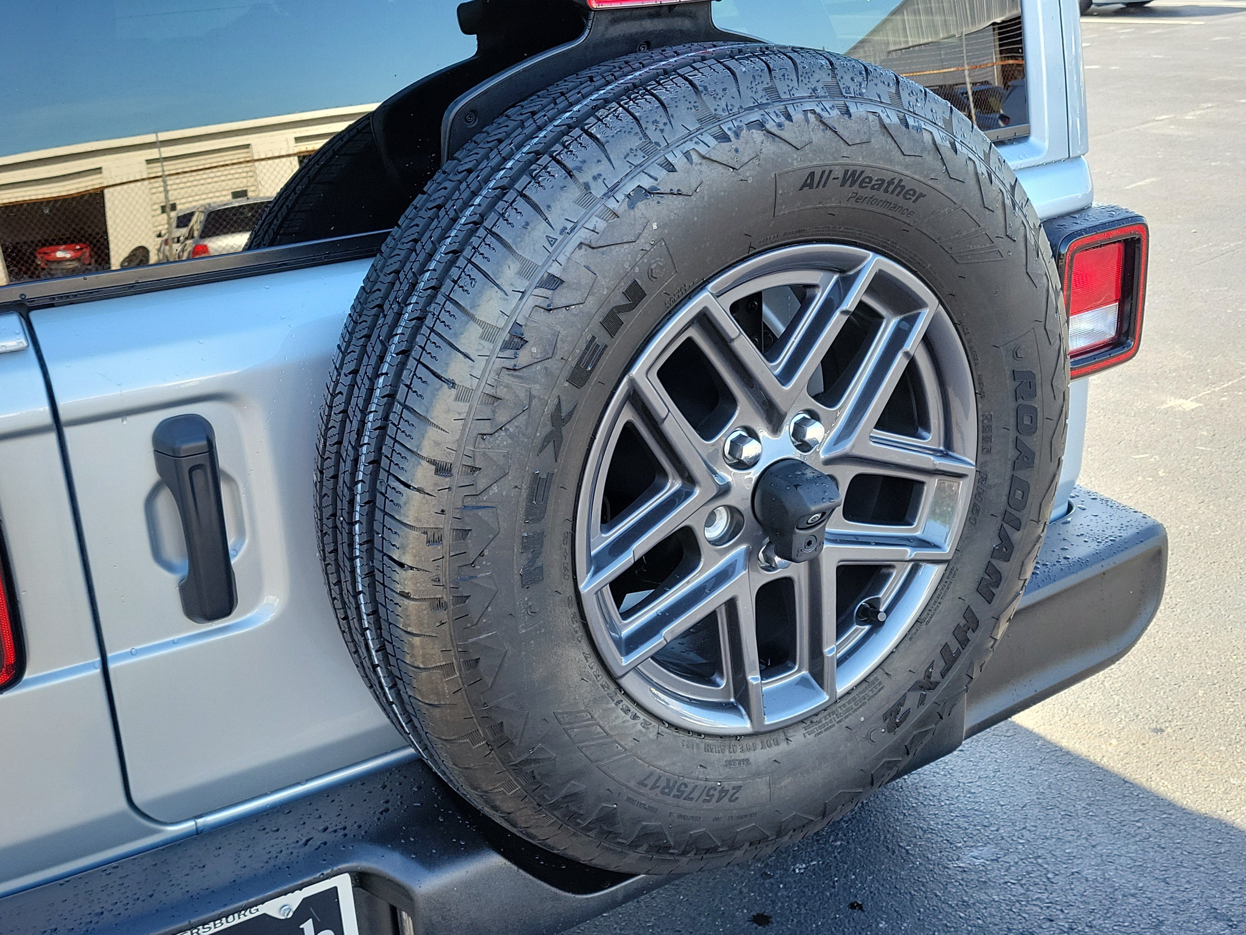 Used 2024 Jeep Wrangler Unlimited Sport AWD/4WD image 9