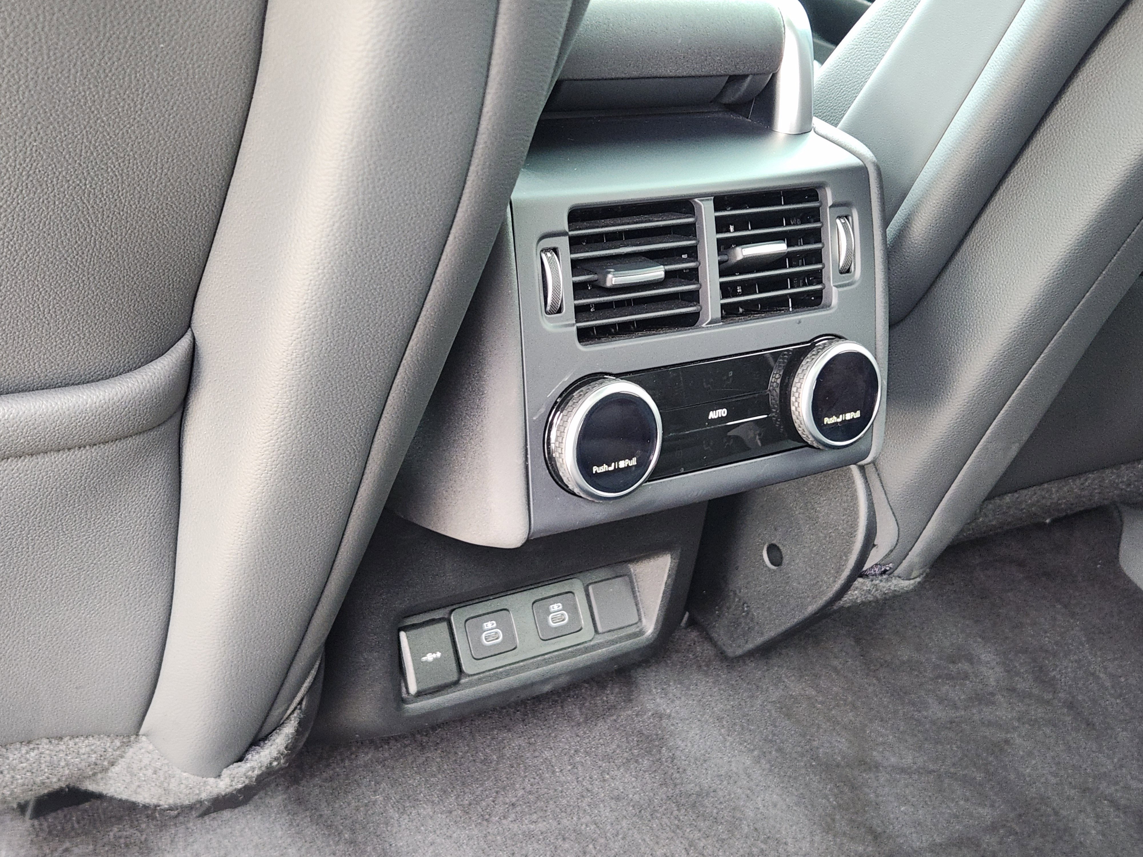 Certified 2025 Land Rover Discovery Dynamic SE AWD/4WD image 28