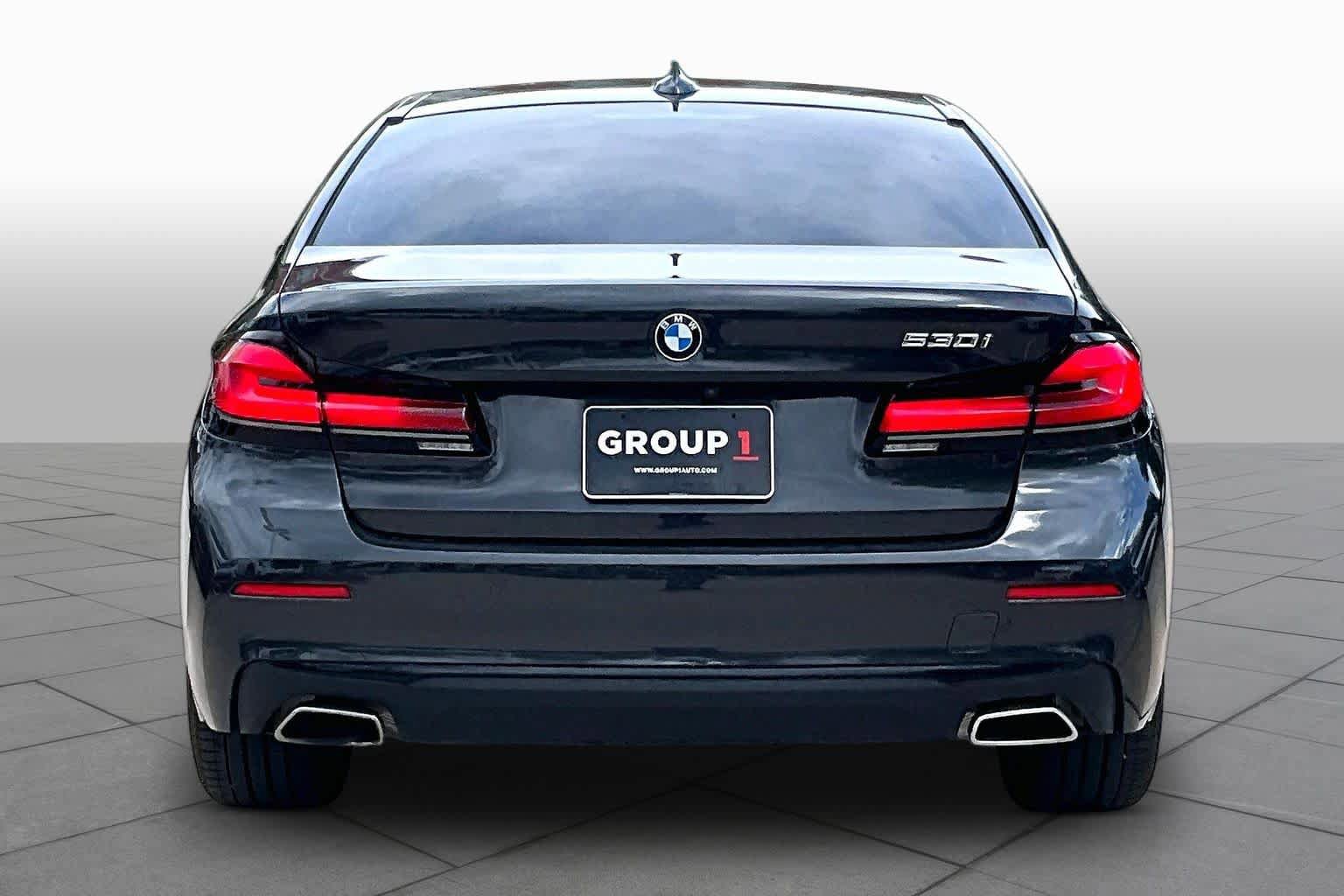 Used 2023 BMW 530i w/ Convenience Package RWD image 4