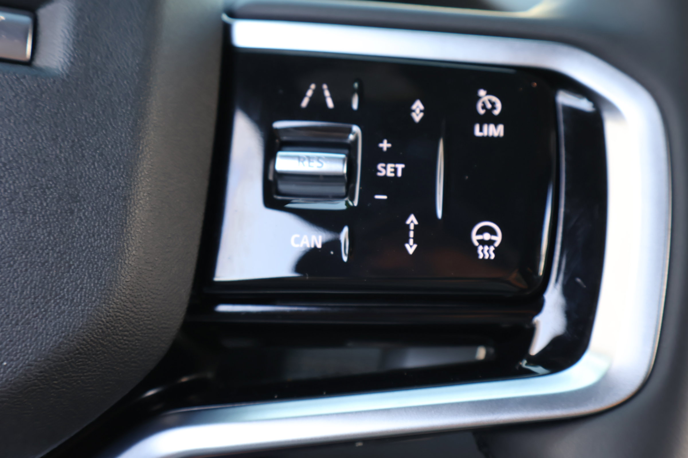 Used 2024 Land Rover Discovery Sport Dynamic SE image 23