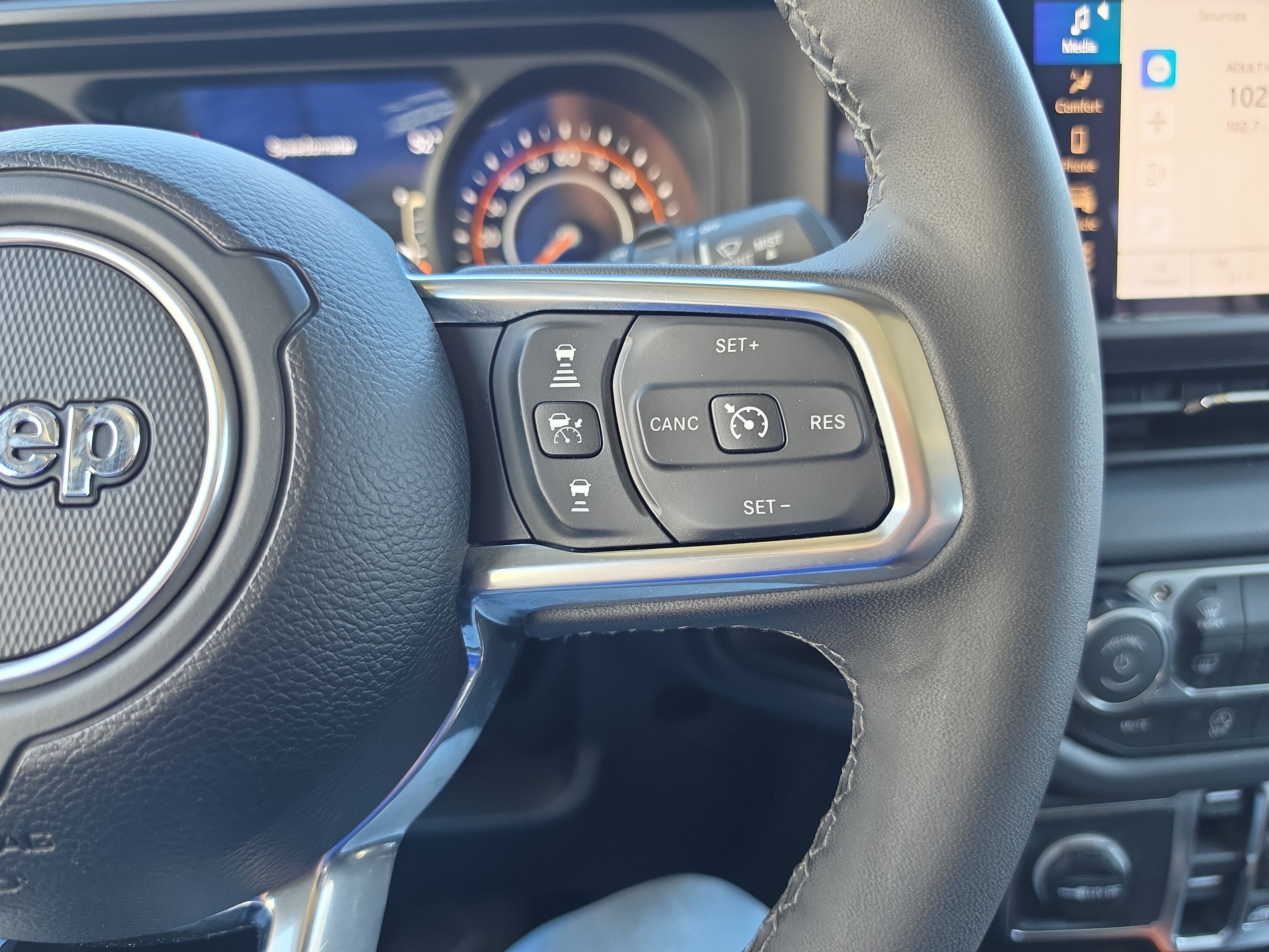 Used 2026 Jeep Wrangler Unlimited Sahara AWD/4WD image 22