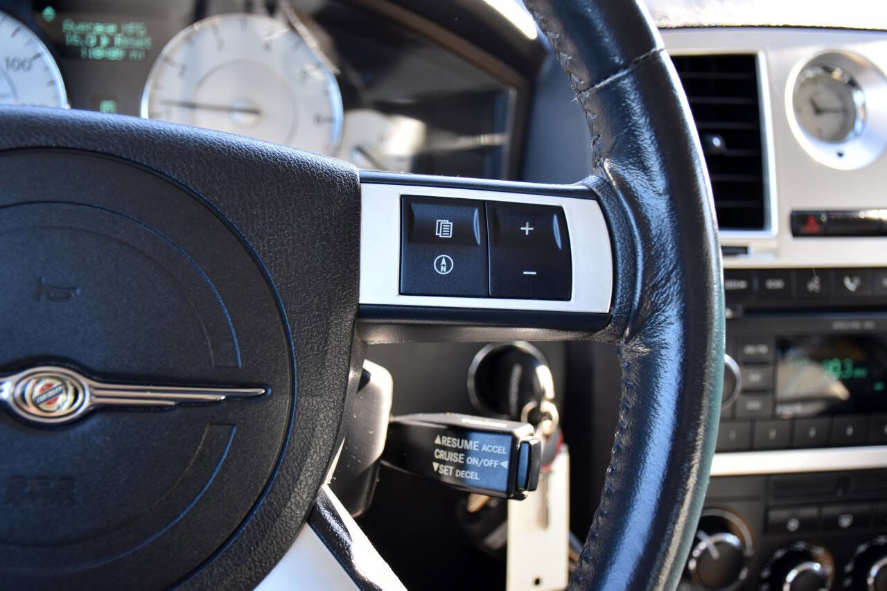 Used 2008 Chrysler 300 Limited image 25